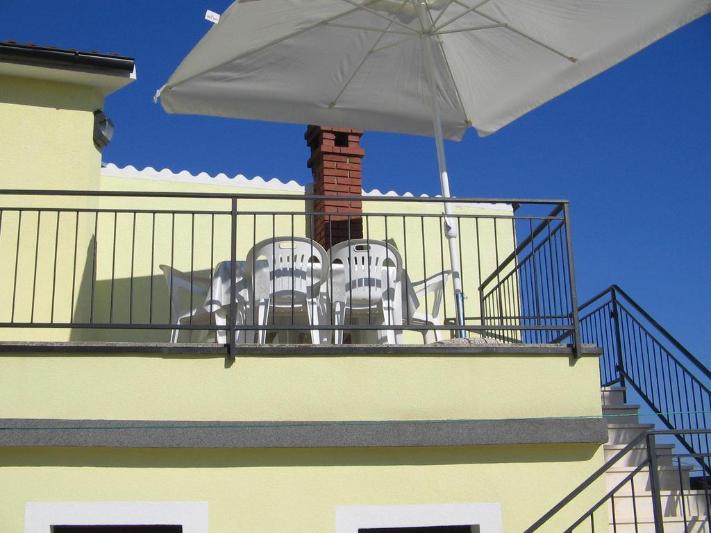 Aurelia Apartment Liznjan Bagian luar foto