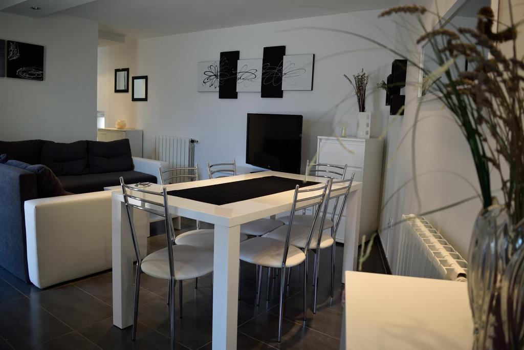 Aurelia Apartment Liznjan Bagian luar foto