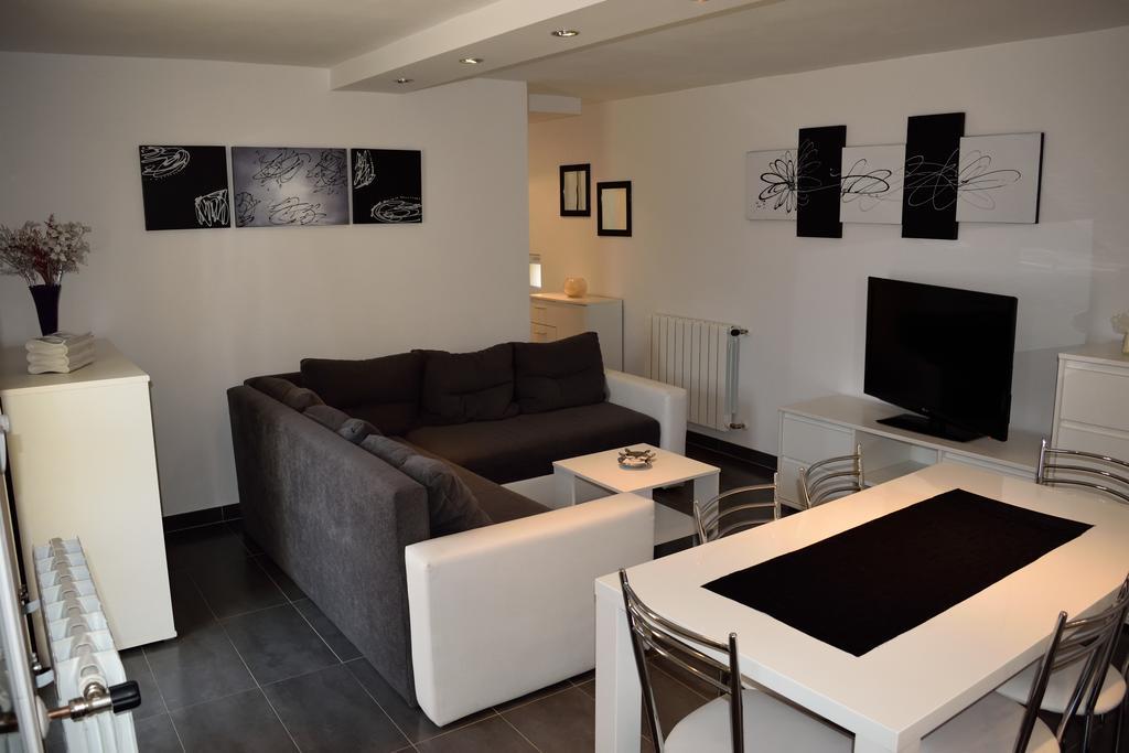 Aurelia Apartment Liznjan Bagian luar foto
