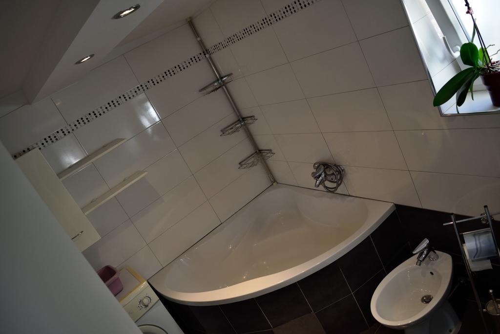 Aurelia Apartment Liznjan Bagian luar foto