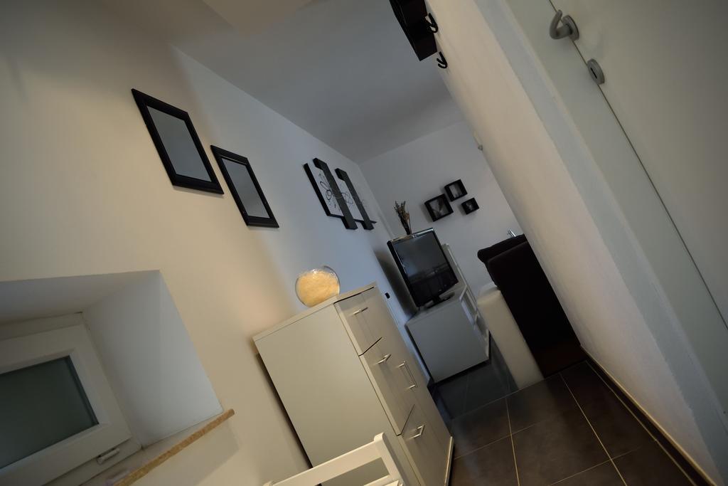 Aurelia Apartment Liznjan Bagian luar foto