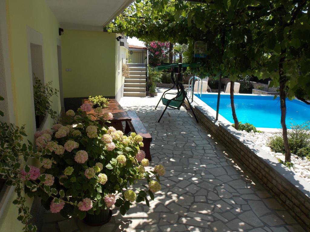 Aurelia Apartment Liznjan Bagian luar foto
